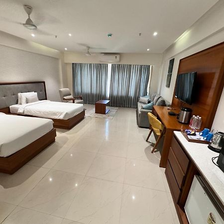 Siara Styles Amba Suites, Gandhinagar Exterior foto